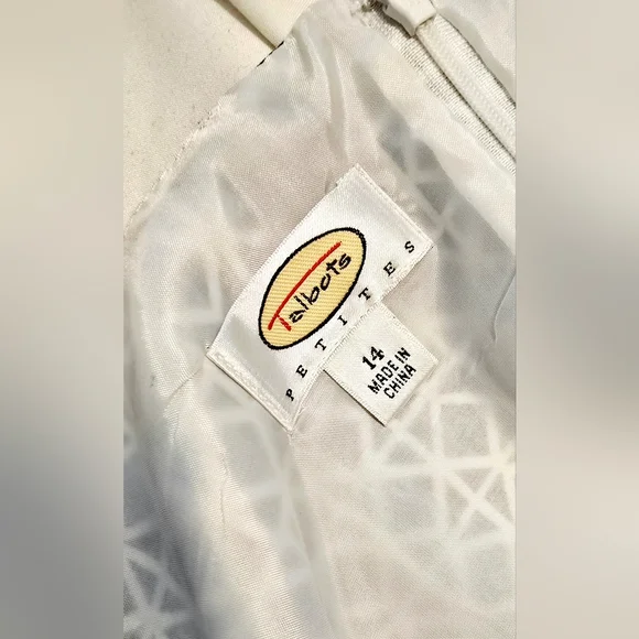 Talbots Petite Black White Geometric Print Dress Sleeveless Belted Size 14 - Picture 9 of 9